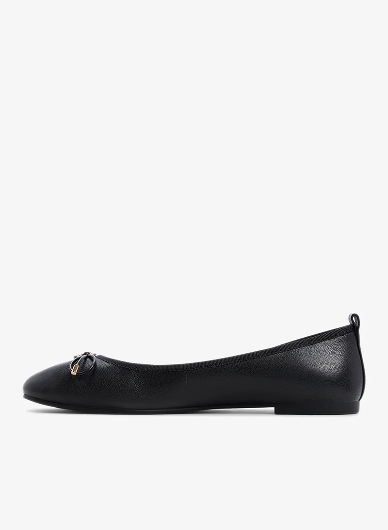 الدو Taylynn Pointed Toe Ballerinas